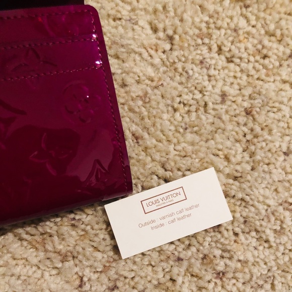 ‼️SOLD‼️ Brand New 100% Authentic Sarah Wallet - Picture 5 of 6